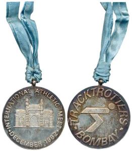 Silver Medal, 53.2g, International Athletic Meet, December 1982 with Gateway of India in c