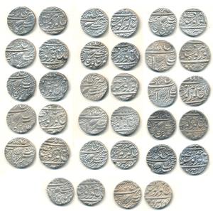 Amritsar Mint, a set of various date run of Silver Rupees, (17) VS 1863, 1864, 1865, 1866 