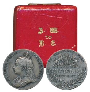 Victoria, Diamond Jubilee Medal, Silver, 28.75g, crowned bust of the Queen on obv., coat o