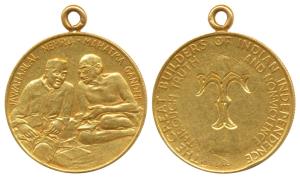 Mahatma Gandhi and Jawaharlal Nehru, Gold Medal, 9.82g, obv. Gandhiji and Nehruji sitting 