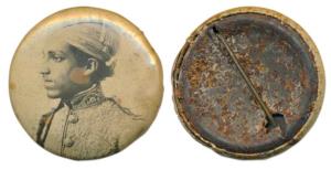 Bahawalpur Badge, photograph of a young Sadiq Muhammad Khan V wearing a Jari coat and a tu