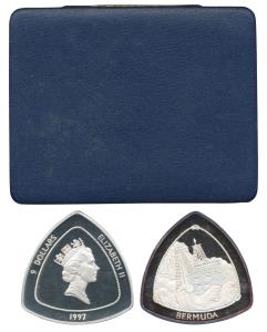 Bermuda, Elizabeth II, Silver Triangle $ 9, 155.52g, .999 fine, 1997, Wreck of the Sea Ven