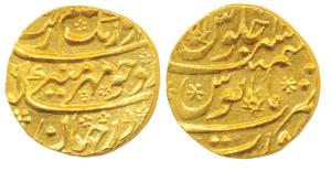 Aurangzeb, Gold Mohur, 11.05g, Surat Mint, AH XX79/11 (KM 315.45). About Extremely Fine.