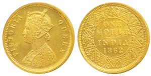 Victoria Queen, Gold Mohur, 11.72g, 1862, two flowers in bottom panel of jabot, V in Jabot