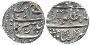 Aurangzeb, Silver ½ Rupee, 5.78g, Khambayat Mint, complete mint name at bottom on rev. (KM