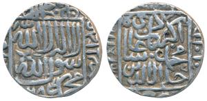 Akbar, Silver Rupee, 11.43g, mint name off flan but style that of Qanauj, Kalima type, AH 