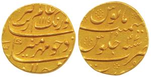 Aurangzeb, Gold Mohur, 11.04g, Surat Mint, AH 1115/47 (KM 315.45). About Extremely Fine.