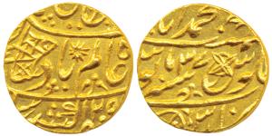 Muhammadabad Banaras Mint, Gold Mohur, 10.83g, in the name of Shah Alam II, fish, sun-burs