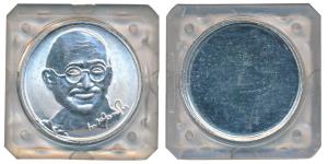 Mahatma Gandhi, Silver Medallion with his autograph, 15g, Uniface. Within plastic case of 
