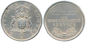 Governor of Bombay Presentation Medal, Silver, 96g, Bombay Mint, obv. coat of arms in cent