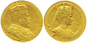 Edward VII Coronation Medal, Gold, 17.33g, bust of the Emperor to right on obv., bust of Q