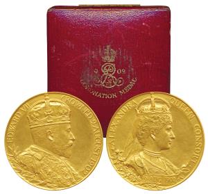 Edward VII Coronation, Gold Medal, 92.18g, 1902, obv. Crowned bust of Edward VII facing ri