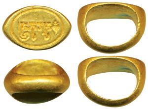 Post-Gupta (500-600 AD), Gold signet ring, 19.5g, with conch shell and Brahmi legend in ne