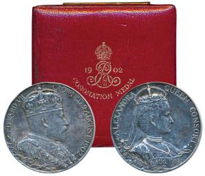 Edward VII Coronation Medal, Silver, 85.9g, obv. bust of the Emperor to right, rev. bust o