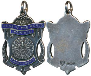 News of the World Individual Championship, Silver Medal with blue enamel, 20.24g, dart boa