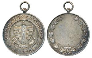 Government College Lahore, Silver Medal, 24.51g, obv. logo of the college in center with m