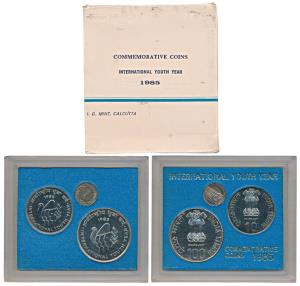 1985 Uncirculated Set, International Youth Year, set of 2, Rupee 10 and 100. In immaculate