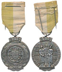 Goa, Silver Campaign Service Medal, obv. two soldiers and name of Portuguese colonies incl