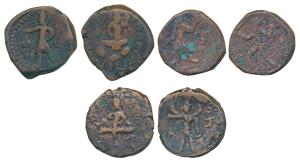 Kushanas, Huvishka (c. 152-192 AD), Copper Unit, 15.60g, obv. king seated cross-legged on 