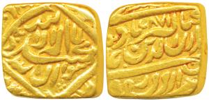 Akbar, Square Gold Token, 11.95g, stylization that of a Mohur of Urdu Zafar Qarin Mint, Ka