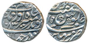 Aurangzeb, Silver Rupee, 11.16g, Bhakkar Mint, AH 1083/15, poetic couplet divided between 