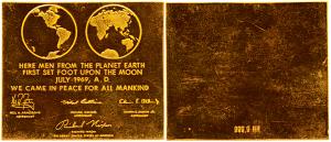 Gold Plaque, 11.93g, to commemorate the Moon landing, inscribed Here men from the planet e