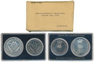 1974 Uncirculated Set, Planned Families Food For All, set of 2, Rupees 10 and 50. The oute
