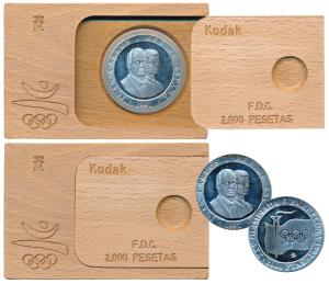 Spain, Juan Carlos I, Silver 2000 Pesetas, 26.7g, rev. Torch, flag and Olympic rings, 1991