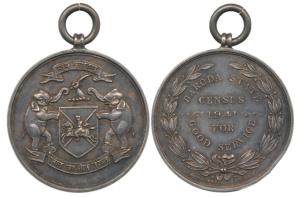Baroda, Census Medal, Silver, 38mm, obv. coat of arms of the state with legend Jai Mahadev