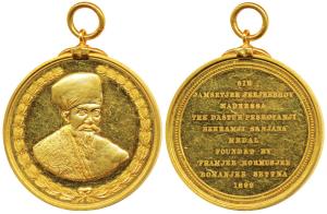 Sir Jamsetjee Jeejeebhoy Madressa, Gold Medal, 35.85g, obv. bust of an elderly Zoroastrian
