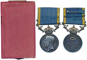 Sweden, Gustav V, Silver Medal for faithful service, 1936. With ribbon and original box of