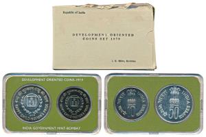1979 Uncirculated Set, Happy Child Nation’s Pride, set of 2, Rupees 10 and 50. Within orig