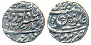 Aurangzeb, Silver Rupee, 11.16g, Bhakkar Mint, AH 1083/15, poetic couplet divided between 
