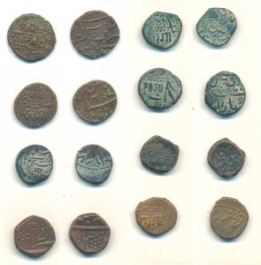 Copper Paisa (8), Sayaji Rao II (5), Amreli and Baroda Mints, flag, scimitar and flower, o
