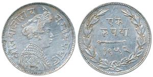 Sayaji Rao III, Silver Rupee, small flan, VS 1952 (KM Y36a). About Extremely Fine.