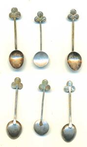 Tiny spoons decorated with Silver Chuckram’s of the Travancore state. In nice overall cond