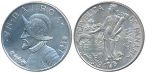 Panama, Silver Balboa, 26.73g, 1947, rev. standing figure with arm on shield (KM 13). Unci