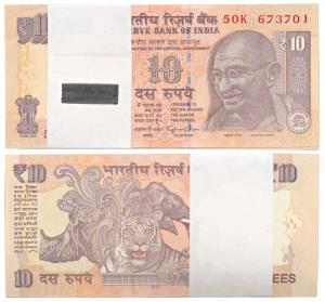 Rupees 10 bundle, 2015, signed Raghuram Rajan, Error a white spot on the face of Mahatma G
