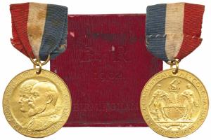 Edward VII Coronation Medal, gold gilt, obv. conjoined bust of Edward VII and Queen Alexan