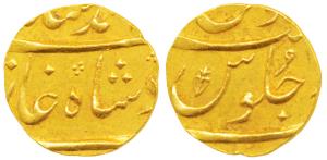 Muhammad Shah, Gold ½ Mohur, 5.52g, Surat Mint (off flan), unlisted in KM. Extremely Fine,