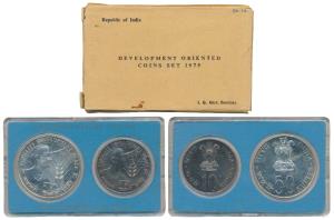 1975 Uncirculated Set, Equality Development and Peace, set of 2, Rupees 10 and 50. The out