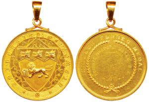 University of Bombay, Gold Medal, 76.32g, obv. coat of arms of the university consisting a