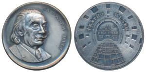 Salvador Dali, Silver Gilt Bronze, 67g, obv. portrait of Dali, rev. featuring Dalí Theatre