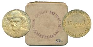 Vincent Vangogh, the famous Dutch painter, Gold gilt Bronze, 70g, rev. Van Gogh Museum Ams