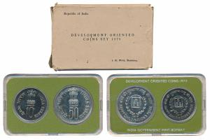 1979 Uncirculated Set, Happy Child Nation’s Pride, set of 2, Rupees 10 and 50. Within orig