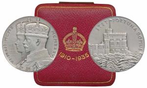 George V and Queen Mary Silver Jubilee Medal, Silver, 85.9g, Domus Medal, conjoined busts 
