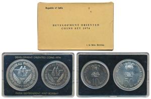 1974 Uncirculated Set, Planned Families Food For All, set of 2, Rupees 10 and 50. In immac