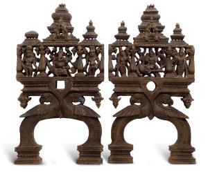 Each in the form of a temple with three bay facade, divided by columns, supported on a pai