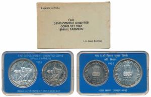 1987 Uncirculated Set, Small Farmers, set of 2, Rupees 20 and 100. In near immaculate cond