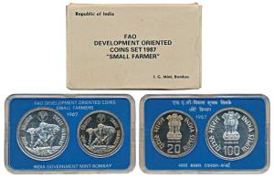 1987 Uncirculated Set, Small Farmers, set of 2, Rupees 20 and 100. In near immaculate cond